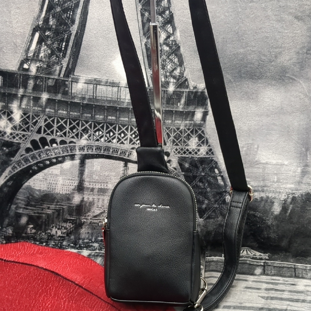 Inicat Crossbody Bag